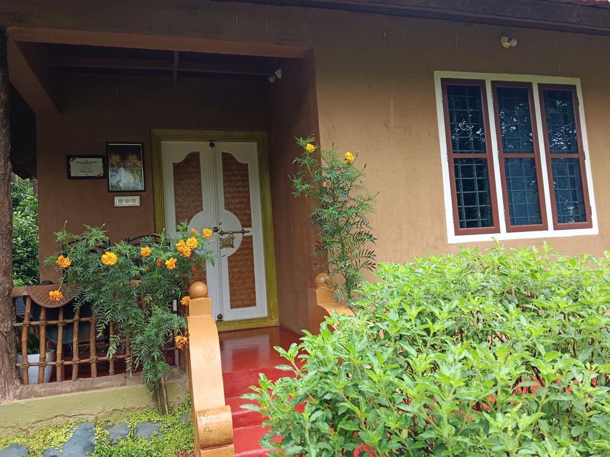 Kalidasa Tree House And Villa, Wayanad Chegat Exterior photo