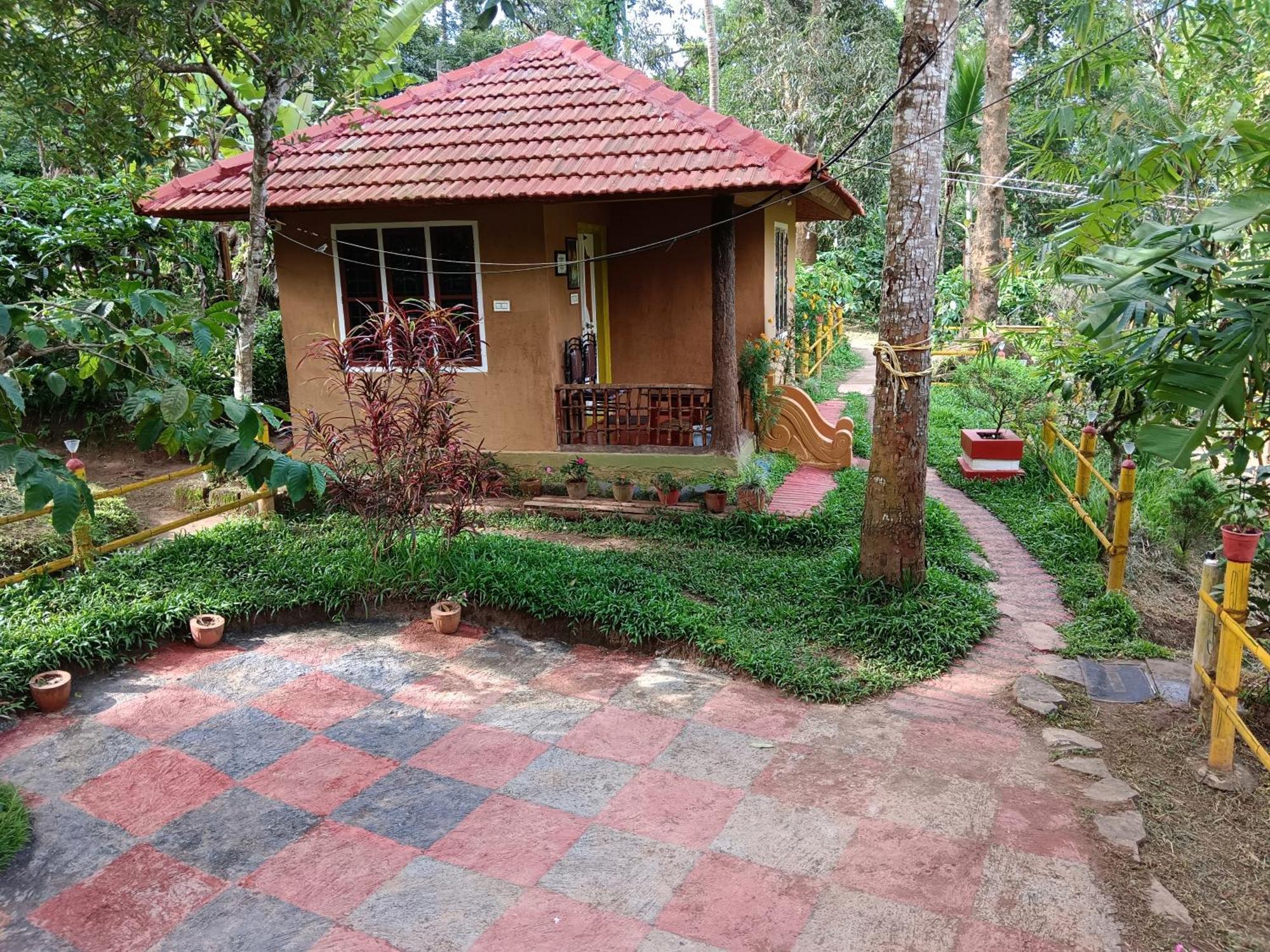 Kalidasa Tree House And Villa, Wayanad Chegat Exterior photo