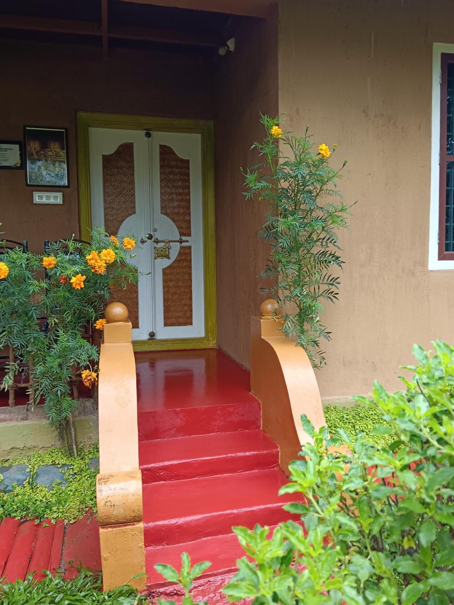 Kalidasa Tree House And Villa, Wayanad Chegat Room photo